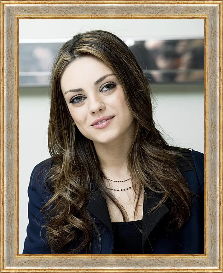 Картина в раме - Мила Кунис. Mila Kunis