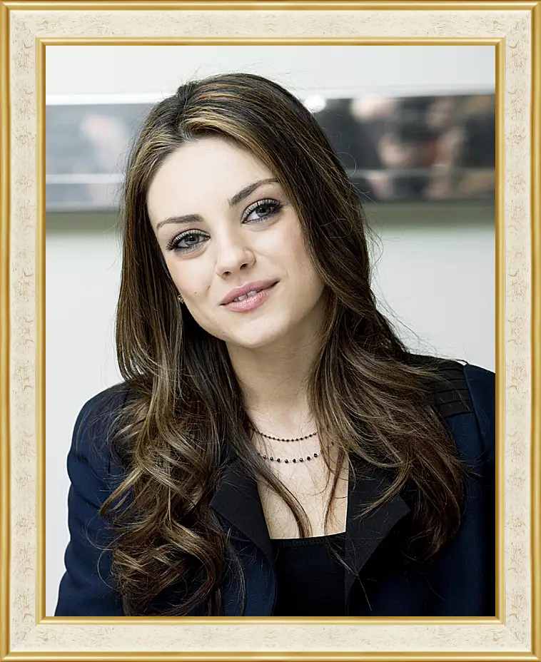 Картина в раме - Мила Кунис. Mila Kunis