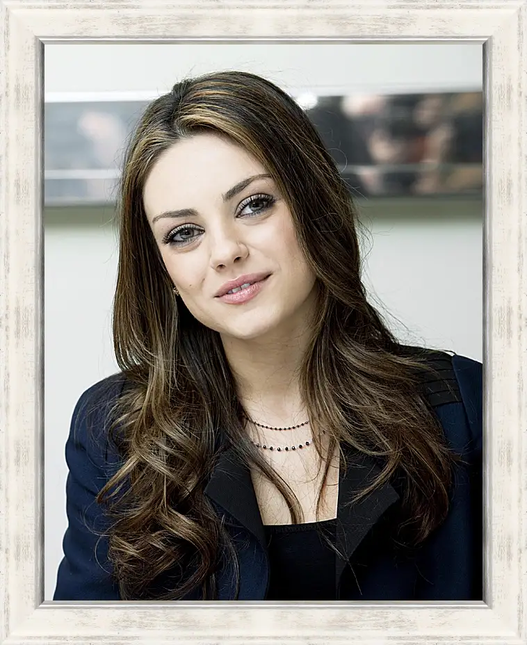 Картина в раме - Мила Кунис. Mila Kunis