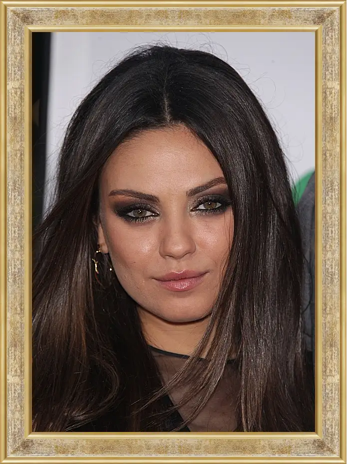 Картина в раме - Мила Кунис. Mila Kunis