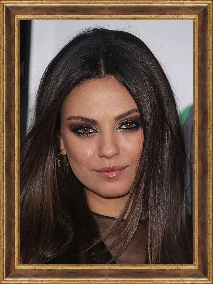 Картина в раме - Мила Кунис. Mila Kunis