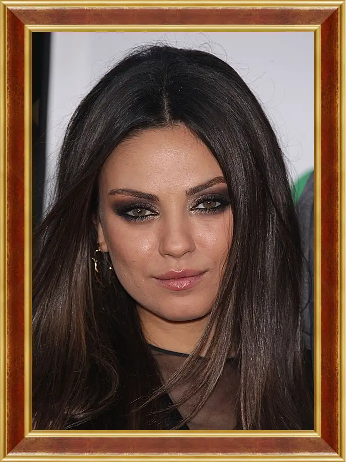 Картина в раме - Мила Кунис. Mila Kunis