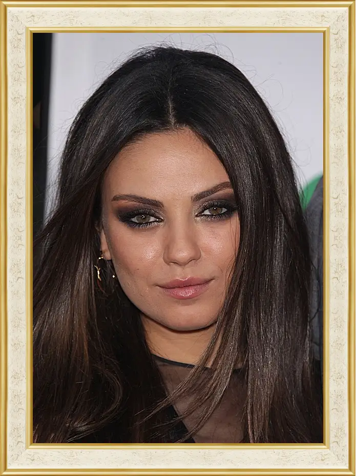 Картина в раме - Мила Кунис. Mila Kunis