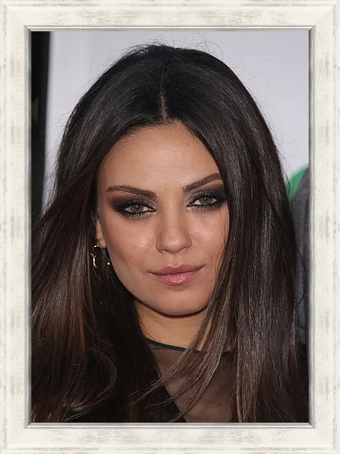 Картина в раме - Мила Кунис. Mila Kunis