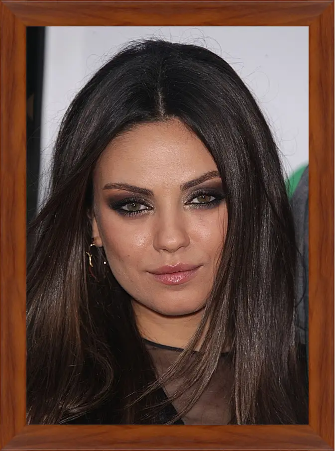 Картина в раме - Мила Кунис. Mila Kunis