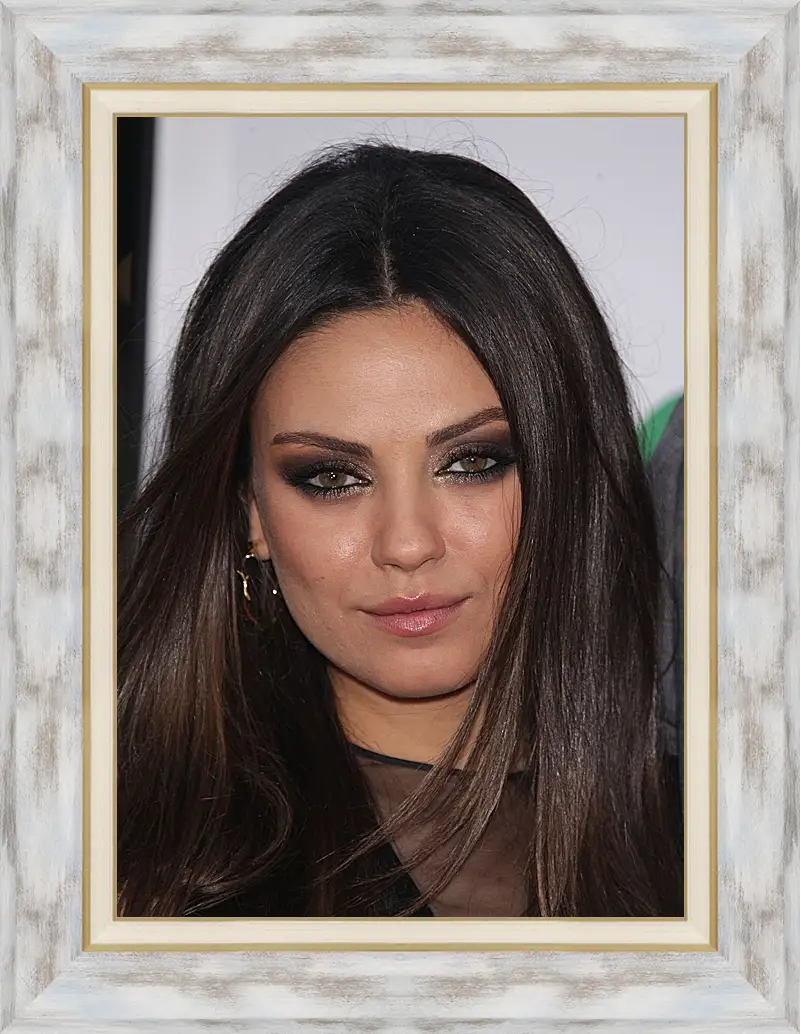 Картина в раме - Мила Кунис. Mila Kunis