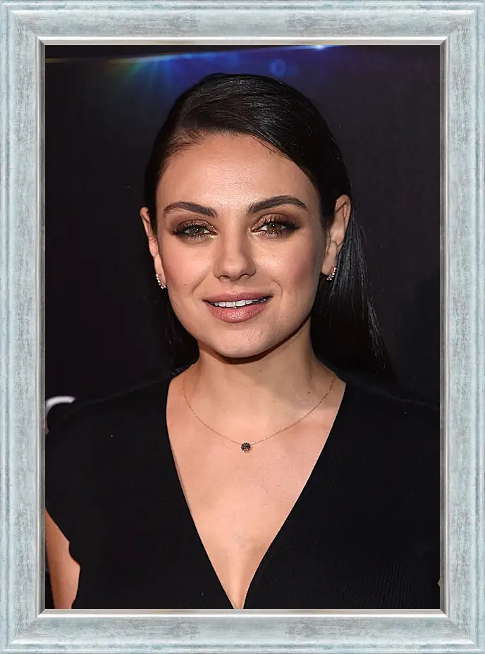 Картина в раме - Мила Кунис. Mila Kunis