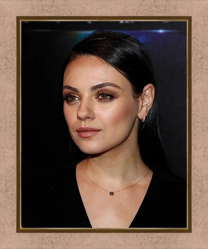 Картина в раме - Мила Кунис. Mila Kunis