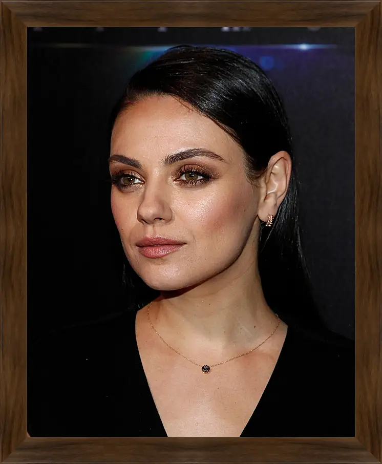 Картина в раме - Мила Кунис. Mila Kunis