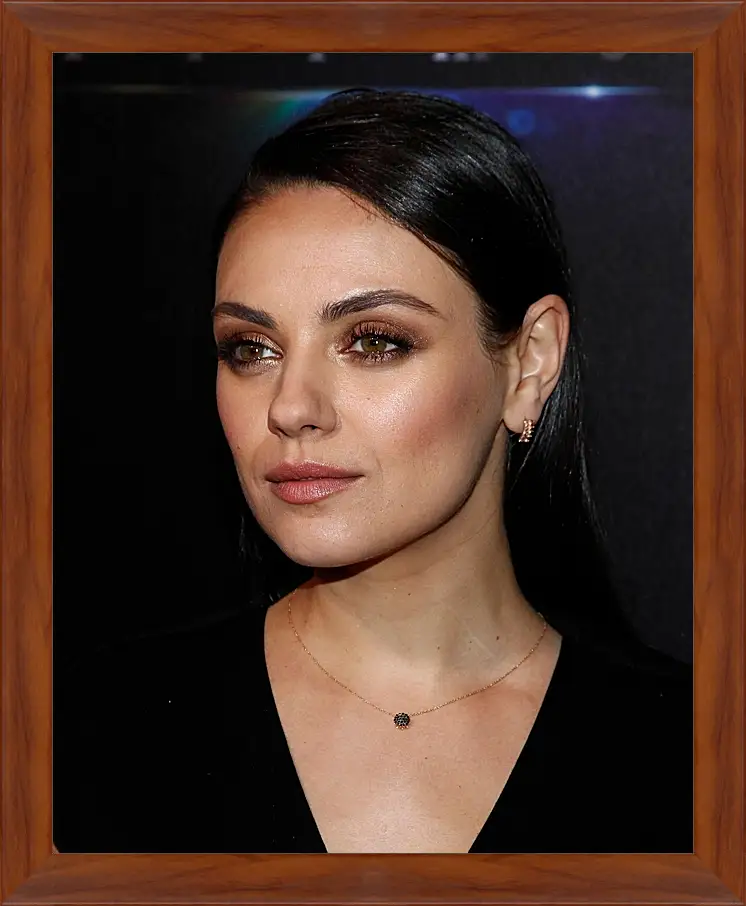 Картина в раме - Мила Кунис. Mila Kunis