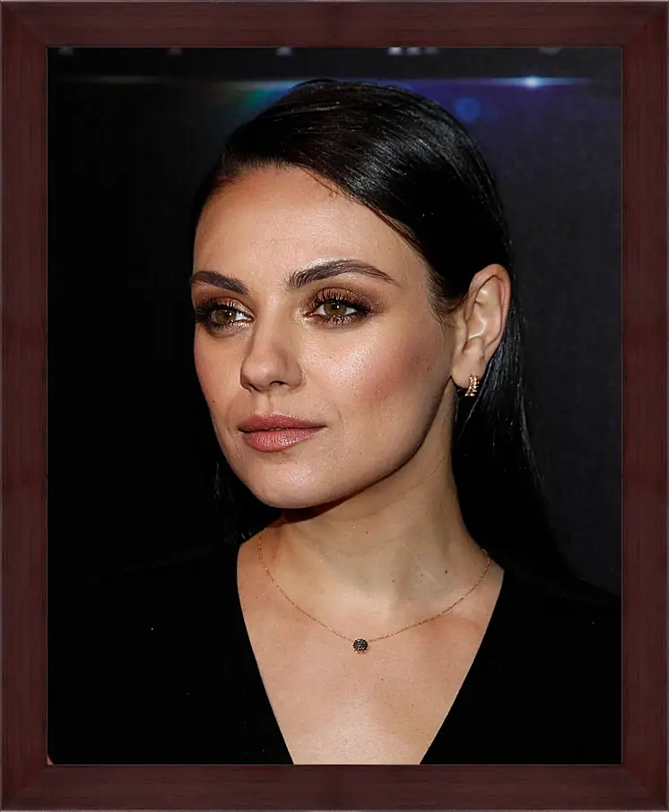 Картина в раме - Мила Кунис. Mila Kunis