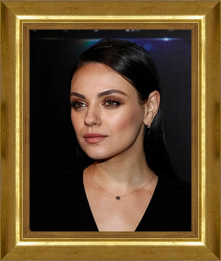 Картина в раме - Мила Кунис. Mila Kunis