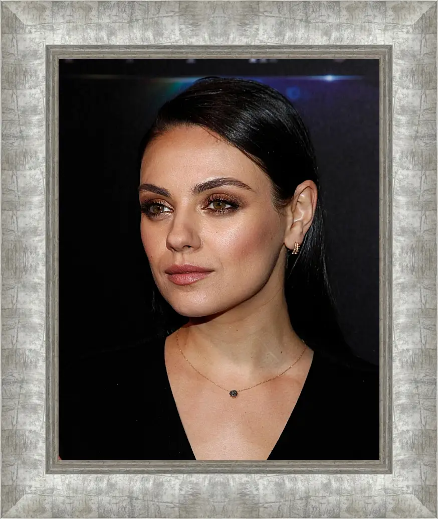 Картина в раме - Мила Кунис. Mila Kunis