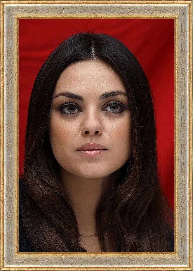 Картина в раме - Мила Кунис. Mila Kunis