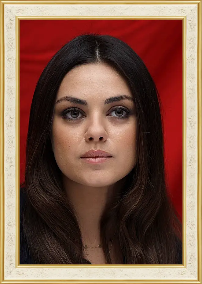 Картина в раме - Мила Кунис. Mila Kunis