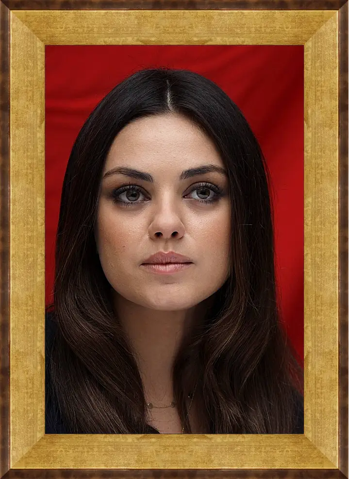 Картина в раме - Мила Кунис. Mila Kunis