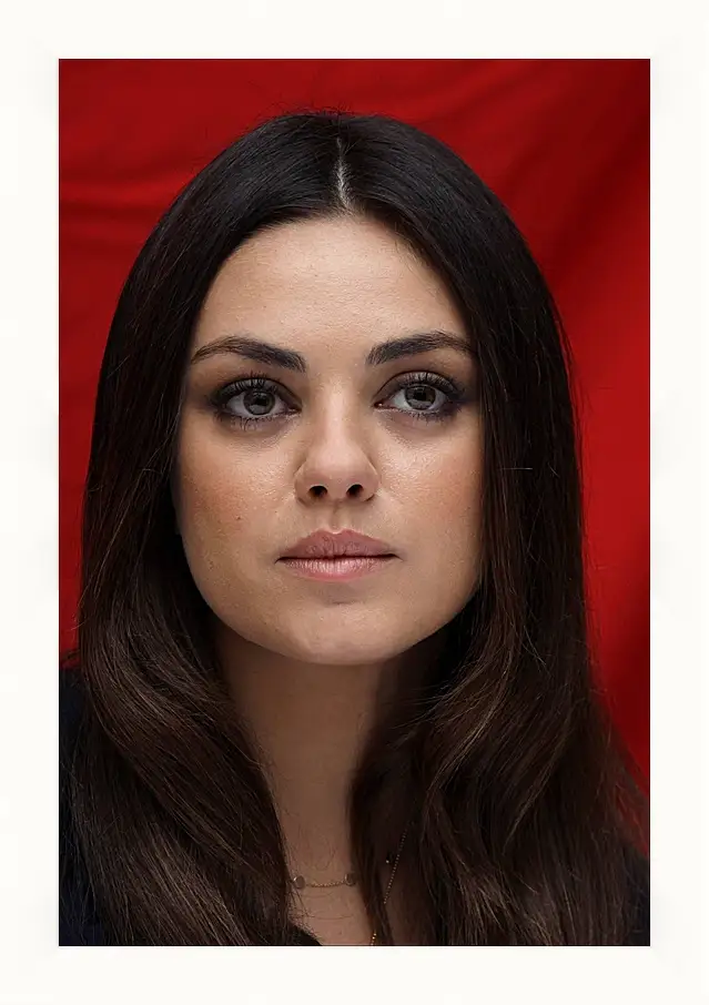 Картина в раме - Мила Кунис. Mila Kunis