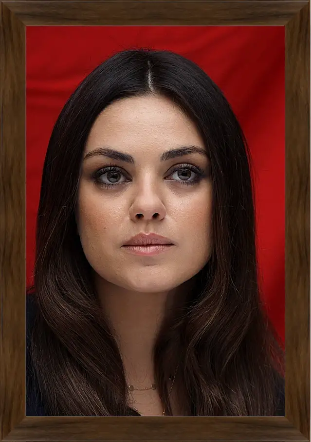 Картина в раме - Мила Кунис. Mila Kunis