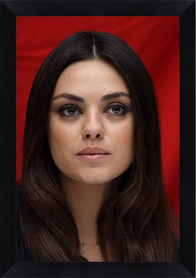 Картина в раме - Мила Кунис. Mila Kunis