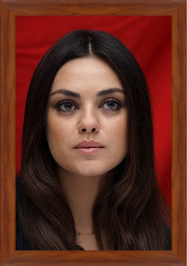 Картина в раме - Мила Кунис. Mila Kunis