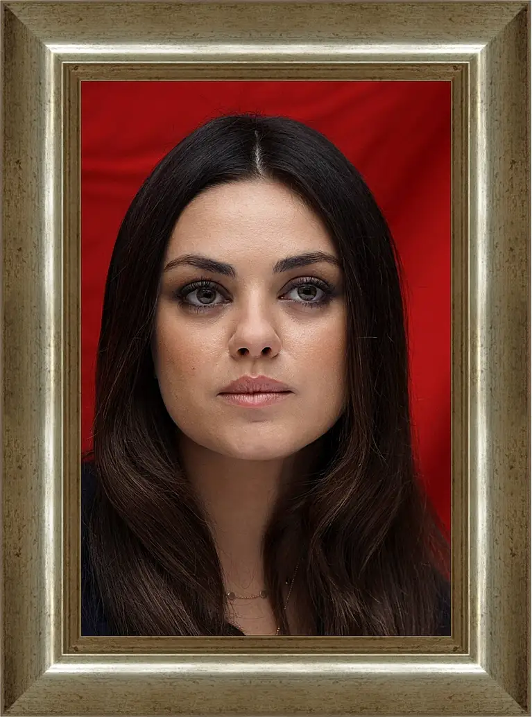 Картина в раме - Мила Кунис. Mila Kunis