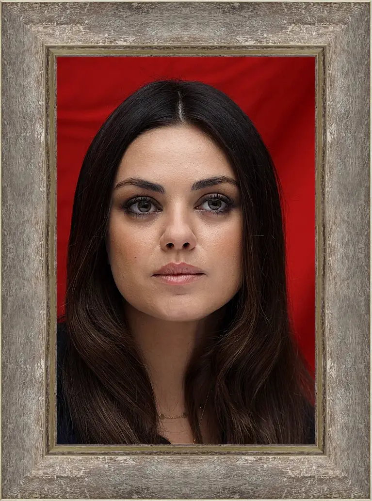 Картина в раме - Мила Кунис. Mila Kunis