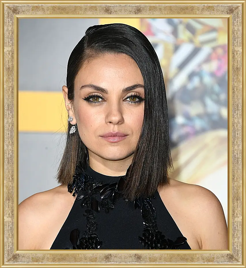 Картина в раме - Мила Кунис. Mila Kunis