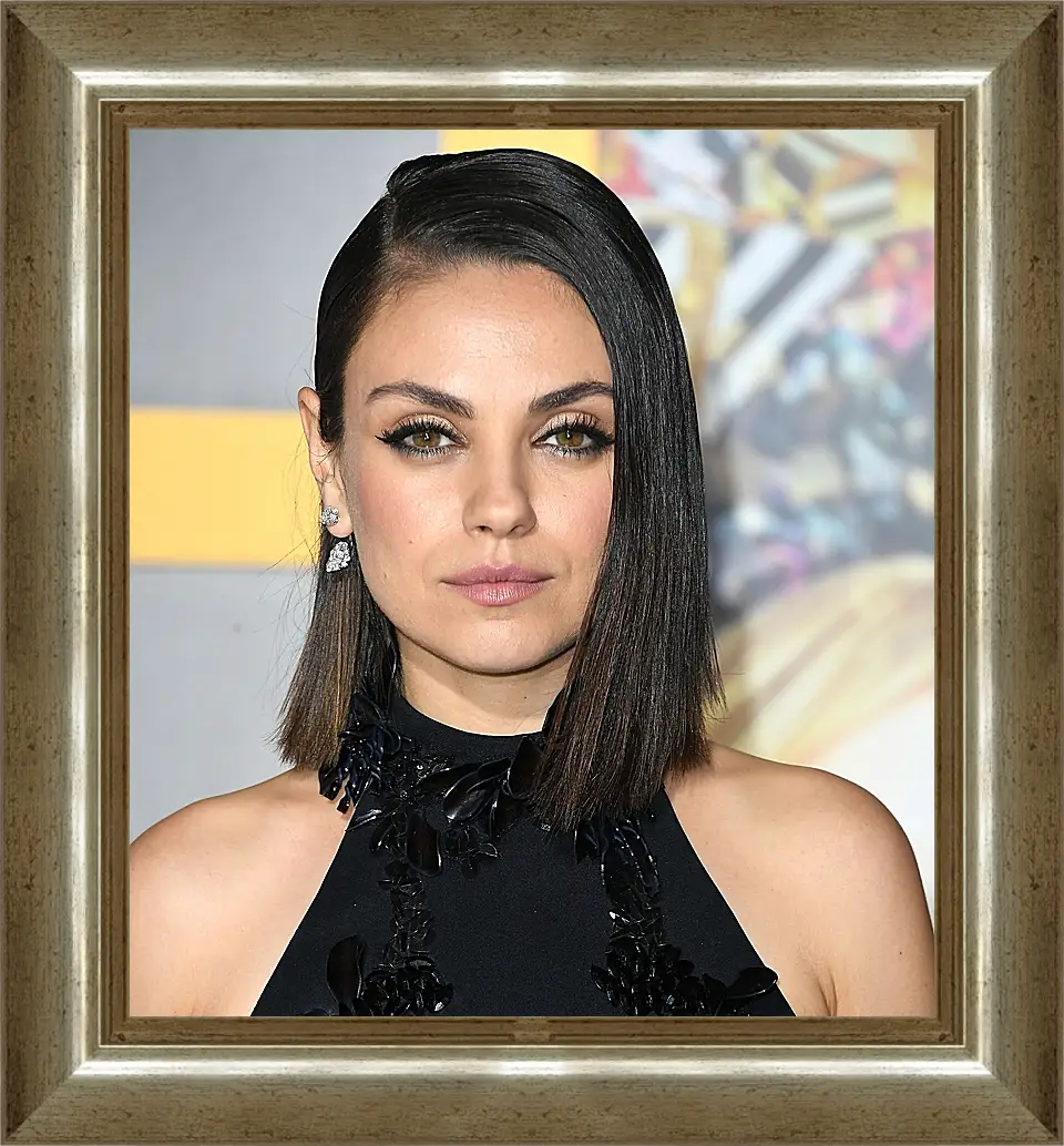 Картина в раме - Мила Кунис. Mila Kunis