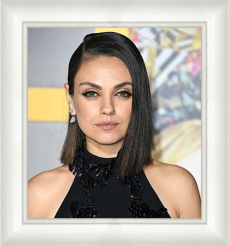 Картина в раме - Мила Кунис. Mila Kunis