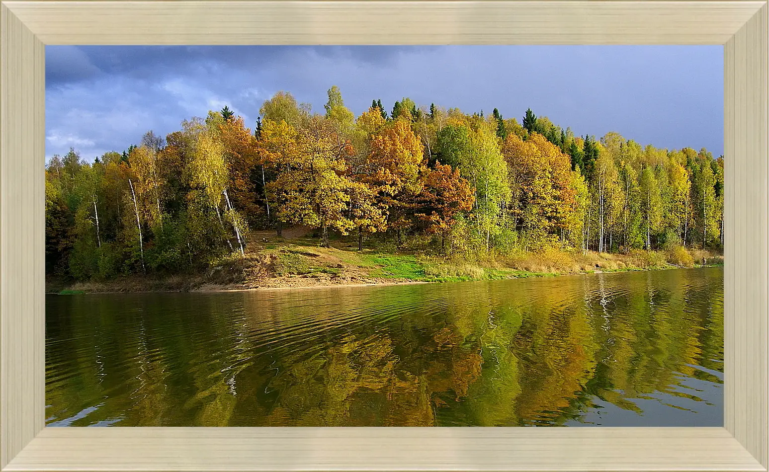 Картина в раме - Осень