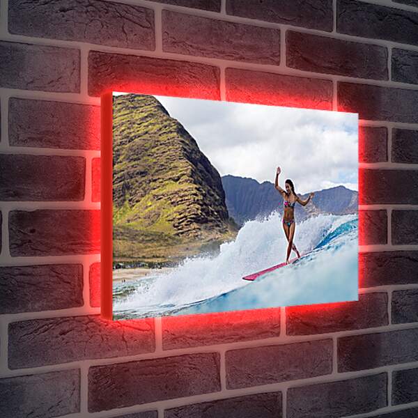Лайтбокс световая панель - Серфингистка на фоне гор