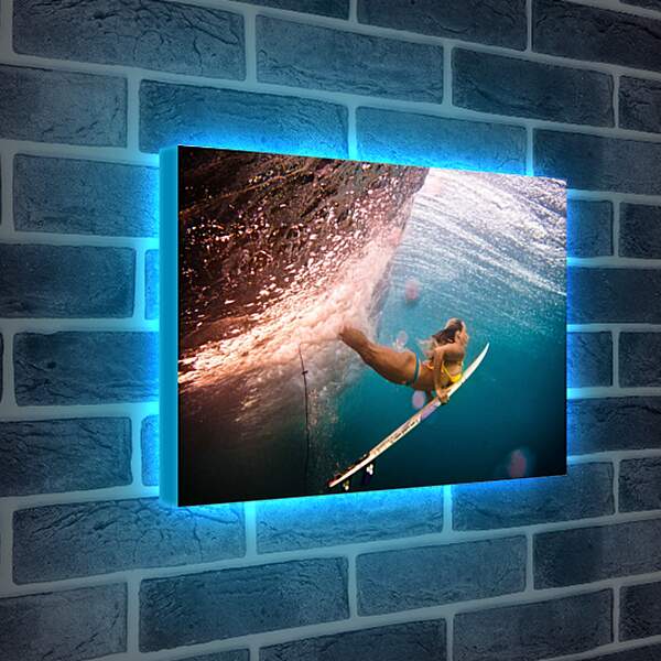Лайтбокс световая панель - Сёрфингистка под водой