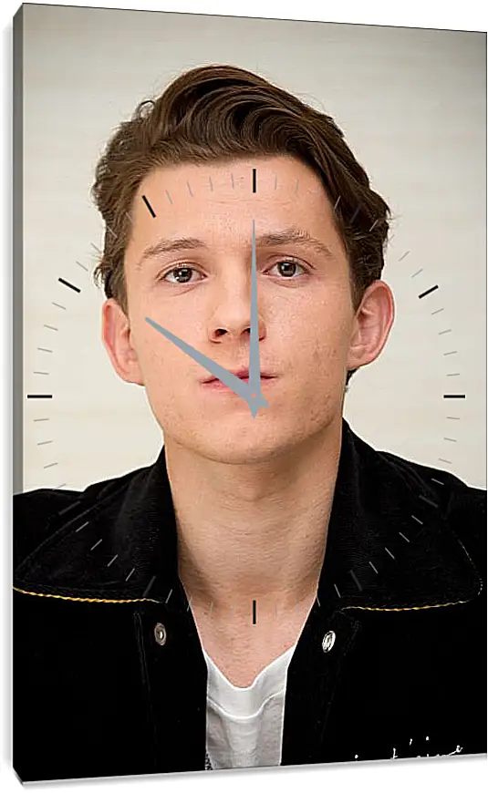 Часы картина - Том Холланд. Tom Holland