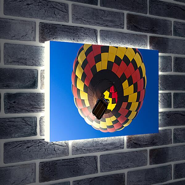 Лайтбокс световая панель - Разноцветный воздушный шар взмывает в небо