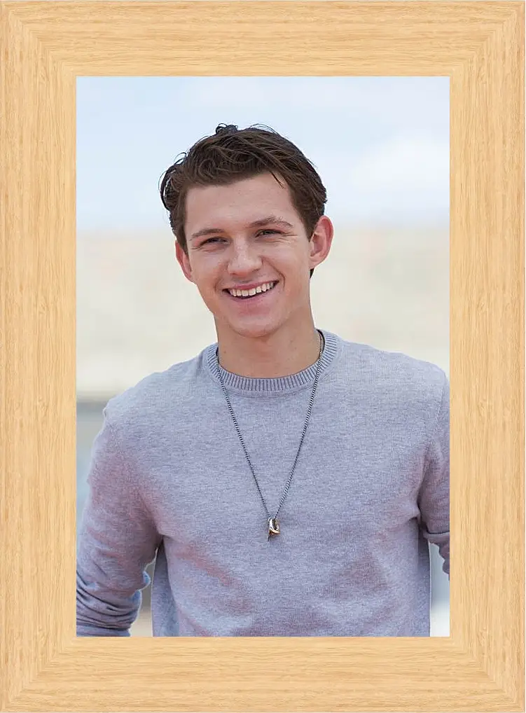 Картина в раме - Том Холланд. Tom Holland