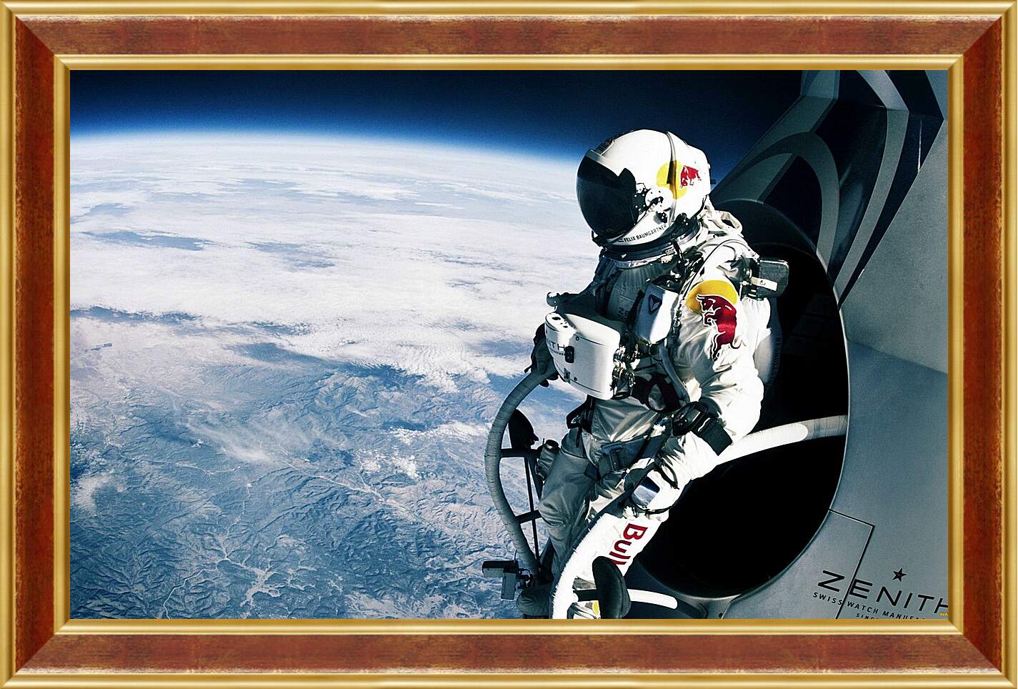 Картина в раме - Космонавт на орбите