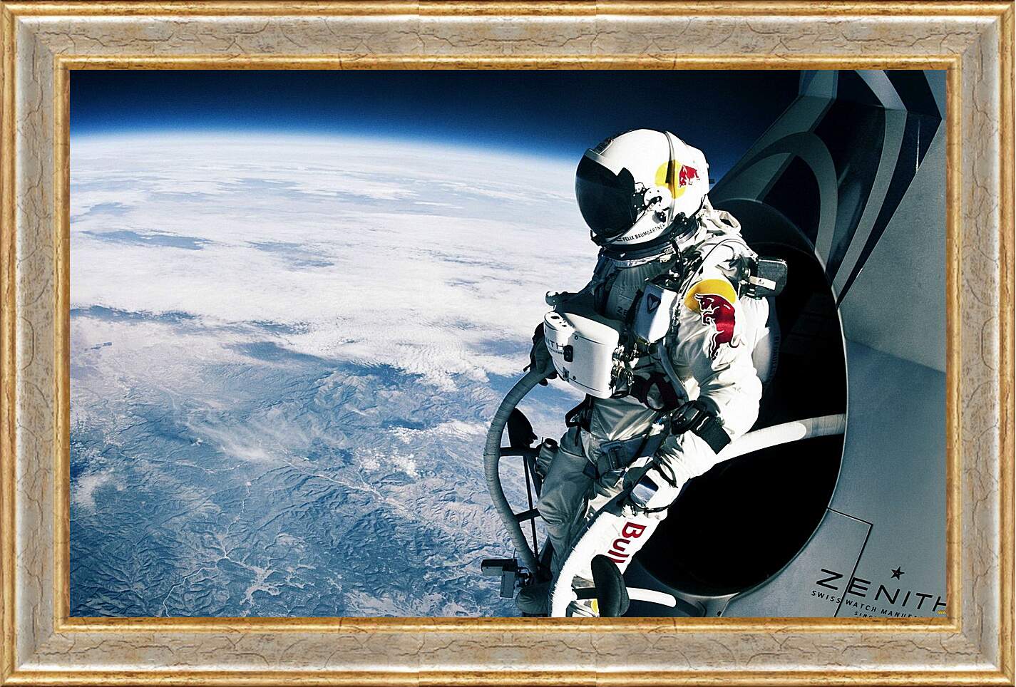 Картина в раме - Космонавт на орбите