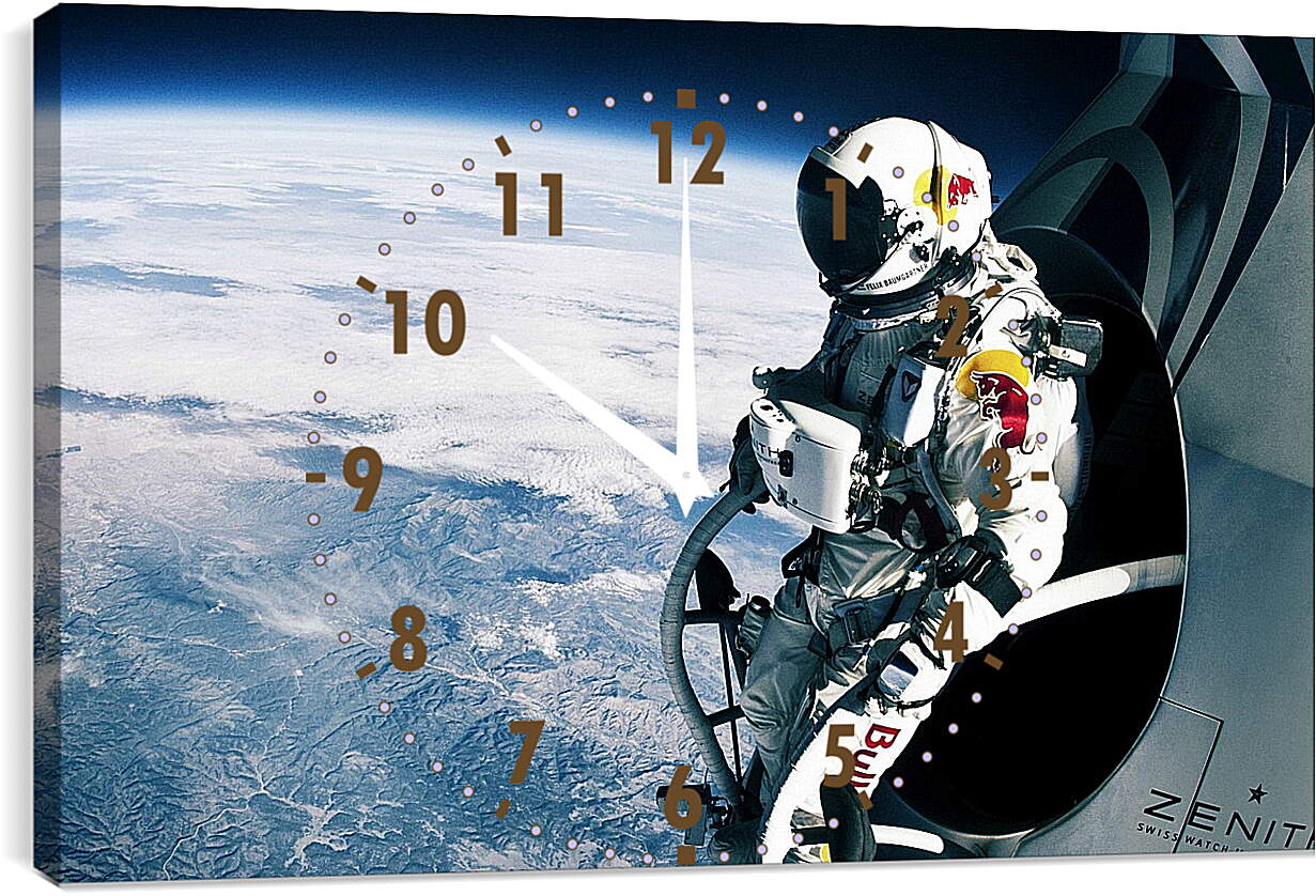Часы картина - Космонавт на орбите