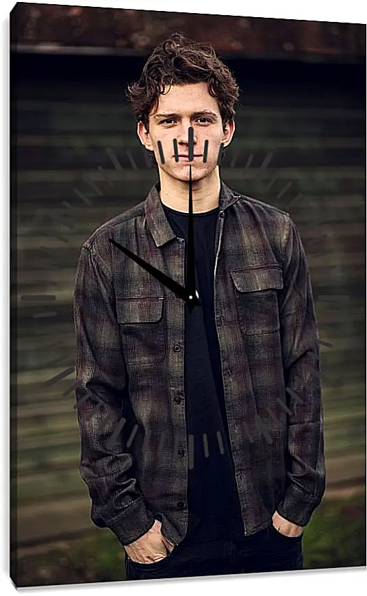Часы картина - Том Холланд. Tom Holland