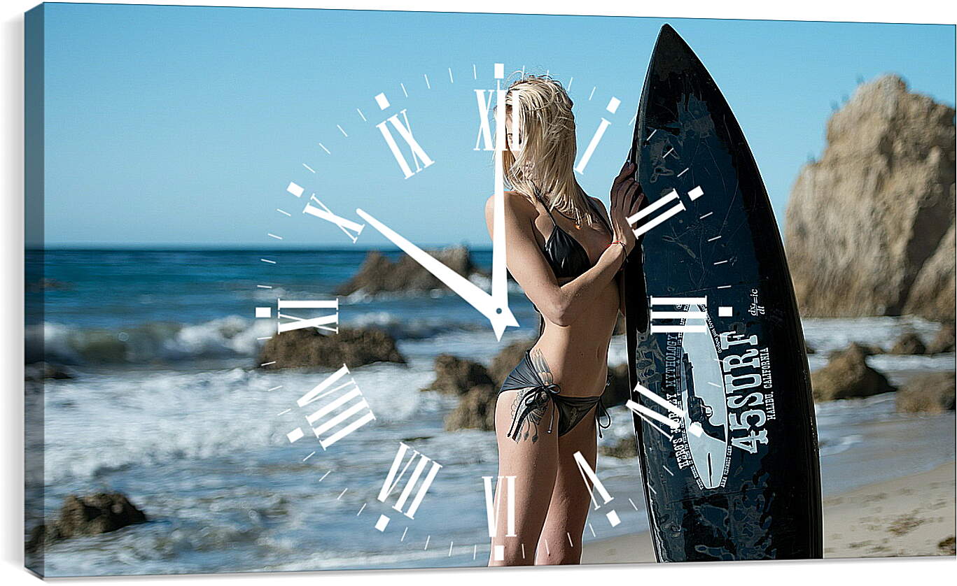 Часы картина - Блондинка с доской для сёрфинга