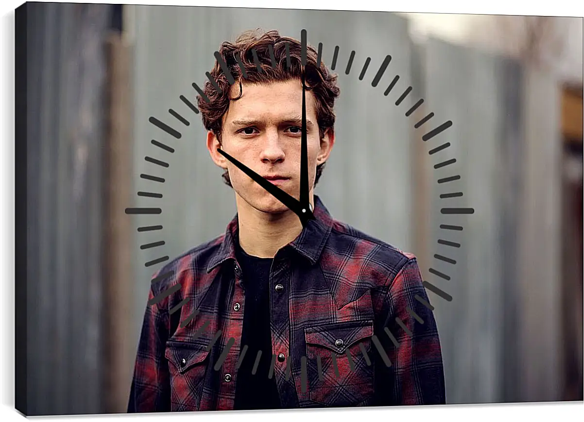 Часы картина - Том Холланд. Tom Holland