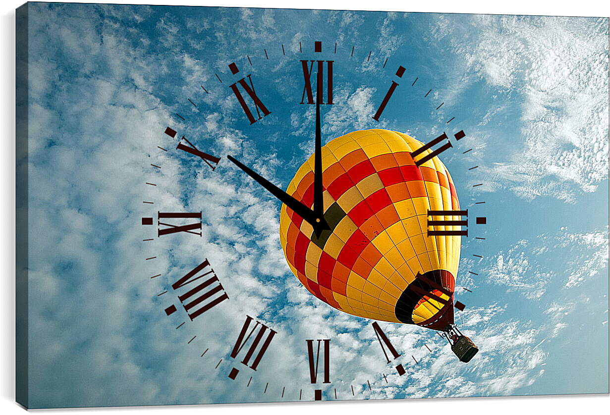 Часы картина - Разноцветный воздушный шар на фоне облаков
