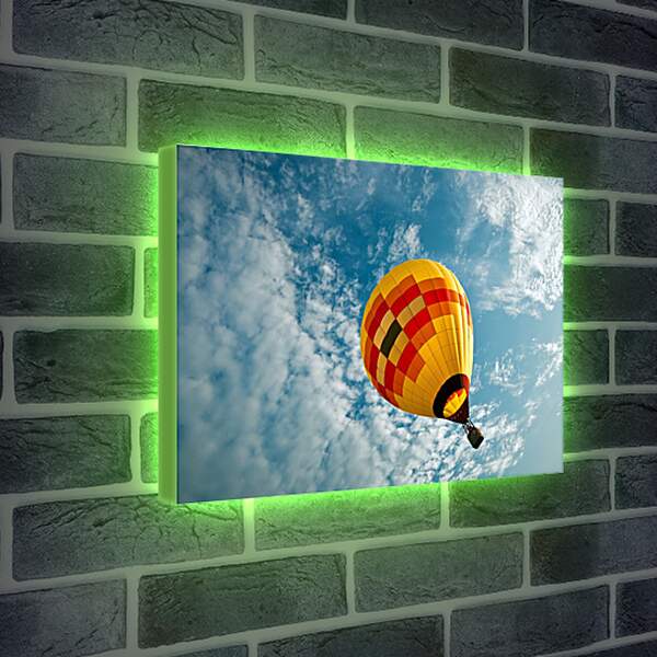 Лайтбокс световая панель - Разноцветный воздушный шар на фоне облаков