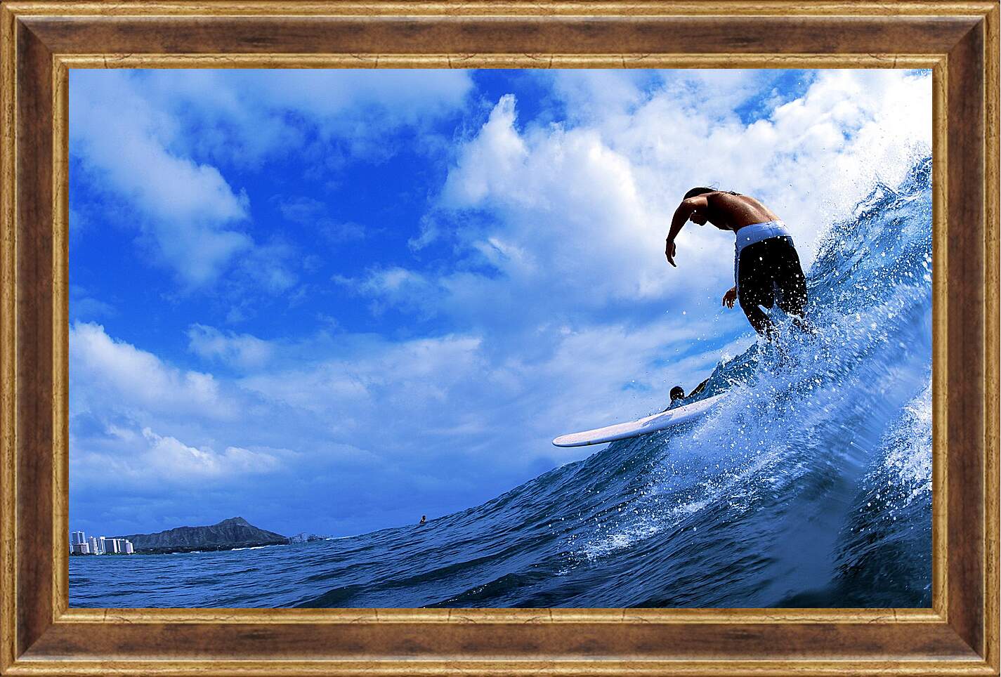 Картина в раме - Сёрфингист с обнажённым торсом