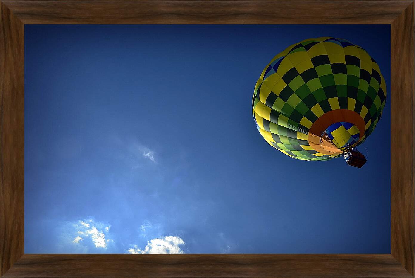 Картина в раме - Воздушный шар в небе
