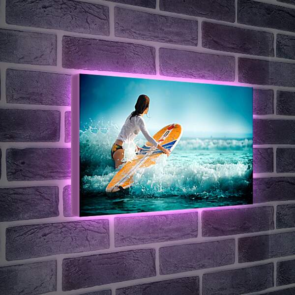 Лайтбокс световая панель - Девушка готовиться к серфингу