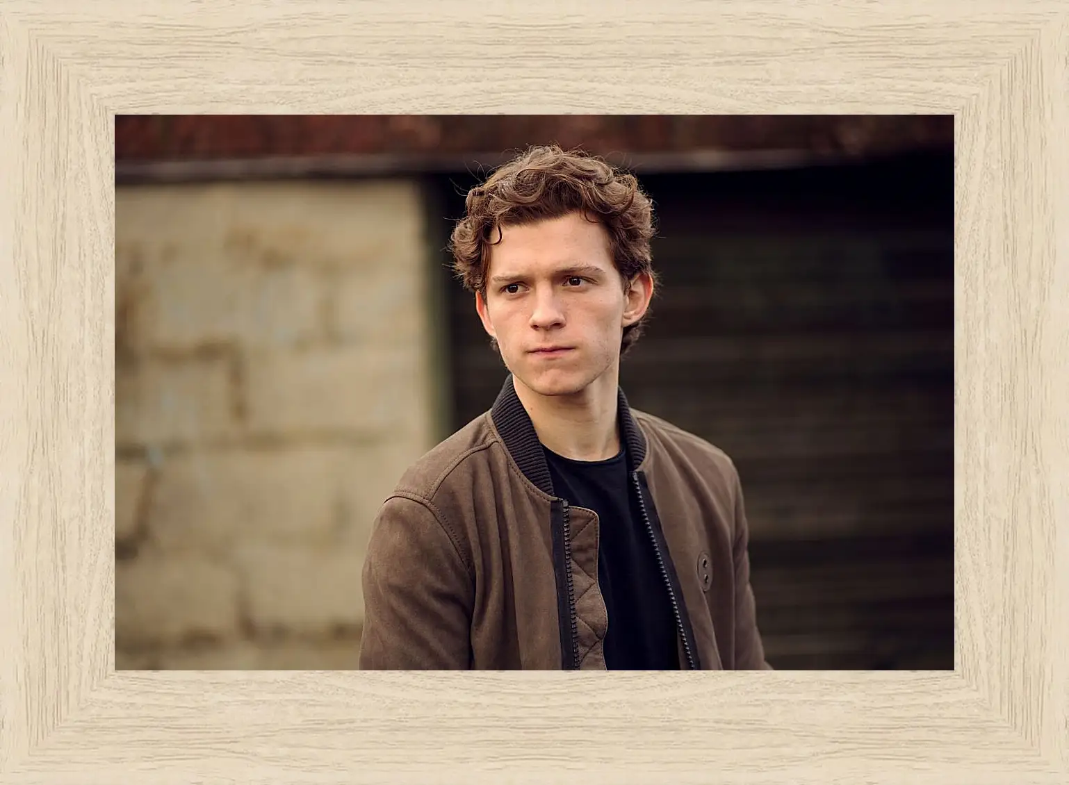 Картина в раме - Том Холланд. Tom Holland