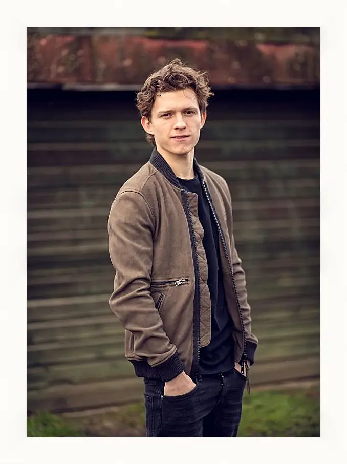 Картина в раме - Том Холланд. Tom Holland