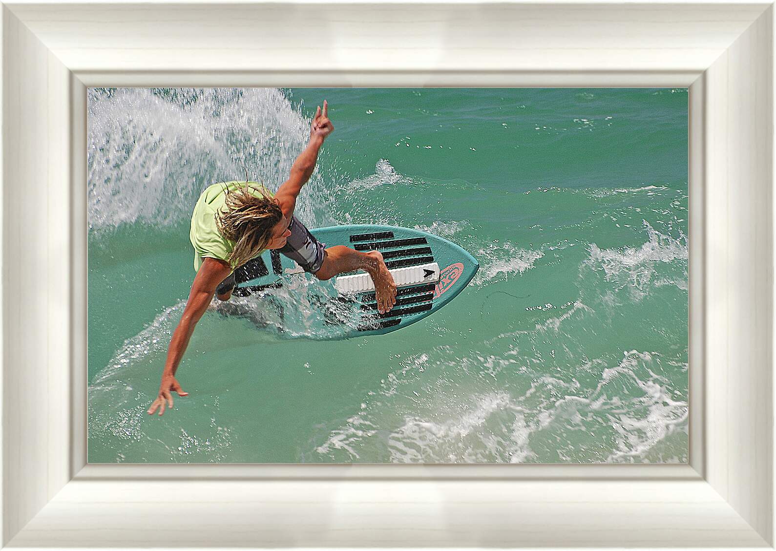 Картина в раме - Сёрфингист