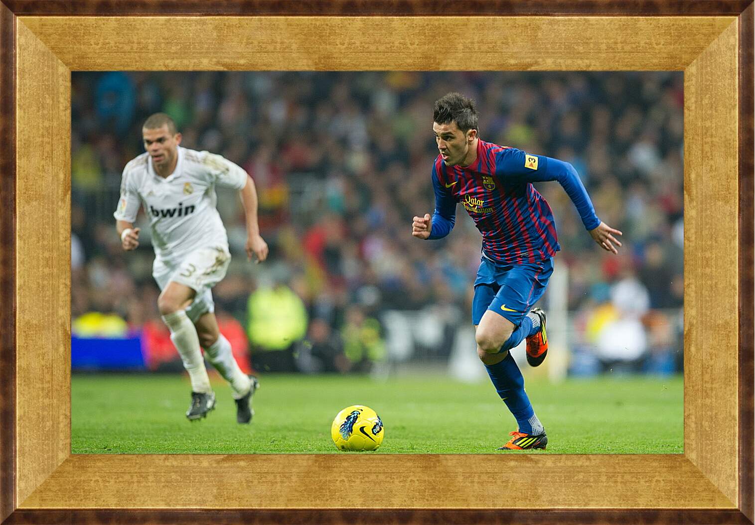 Картина в раме - Футболист Реала против футболиста Барселоны